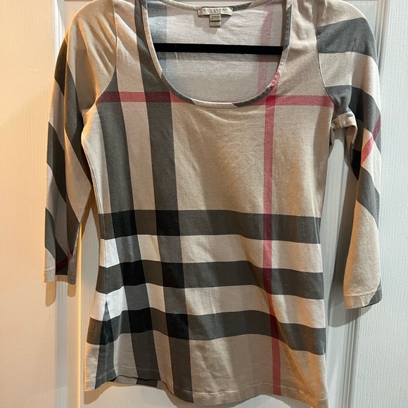 Burberry fitted top size medium women. - Picture 2 of 2